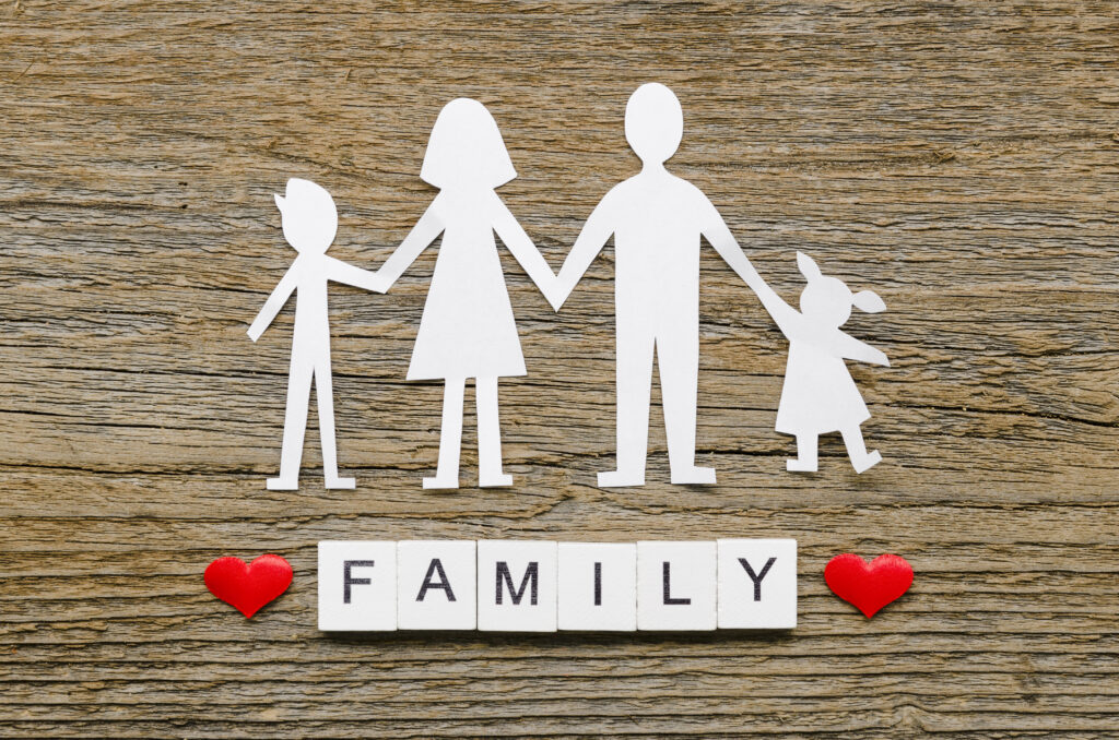 FAMILIENTHERAPIE-Fördert offene Kommunikation, löst Konflikte und stärkt Familienbindungen. Ziel: Gesunde und harmonische familiäre Dynamik, in der jedes Mitglied gehört und respektie
